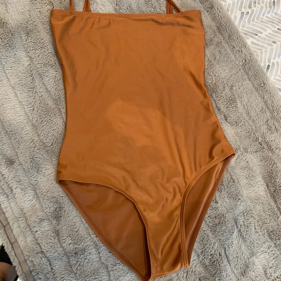 Onepiece swimsuit - Picture 1 of 4